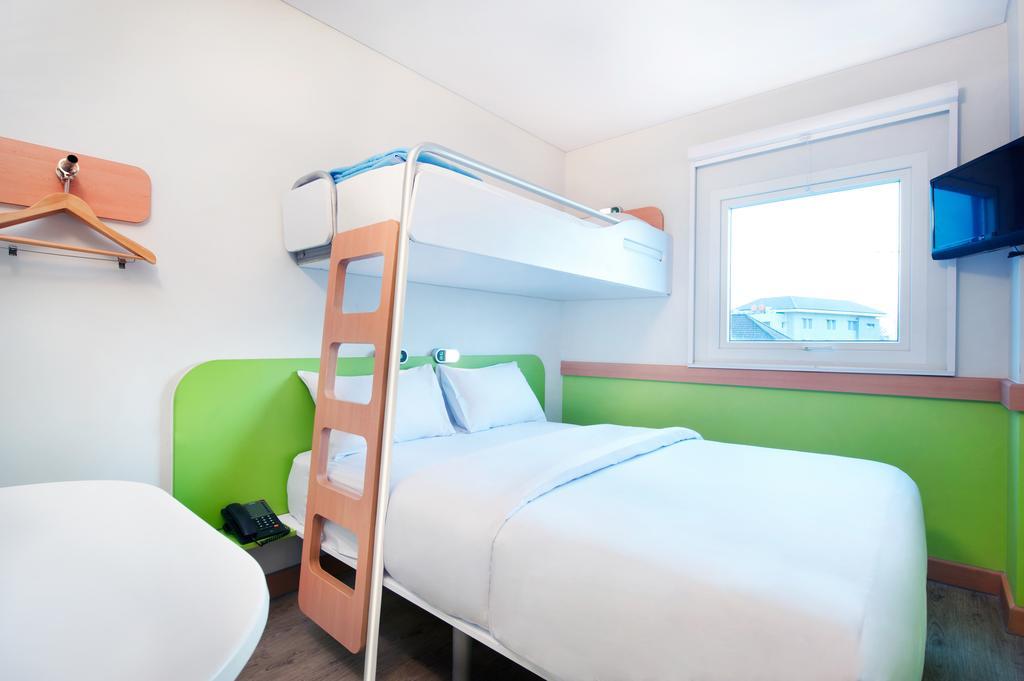 Ibis Budget Semarang Tendean Oda fotoğraf